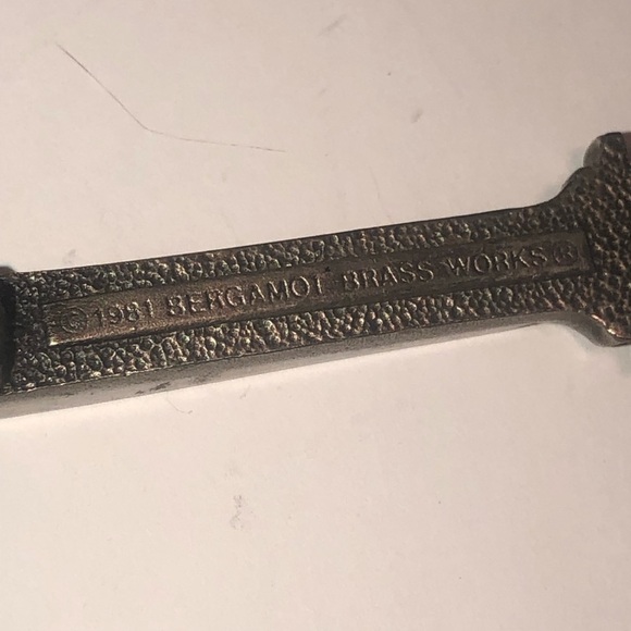 VTG Bergamot Brass Works Red Enamel Fender Stratocaster Belt Buckle 80s 4.5” - Picture 4 of 6